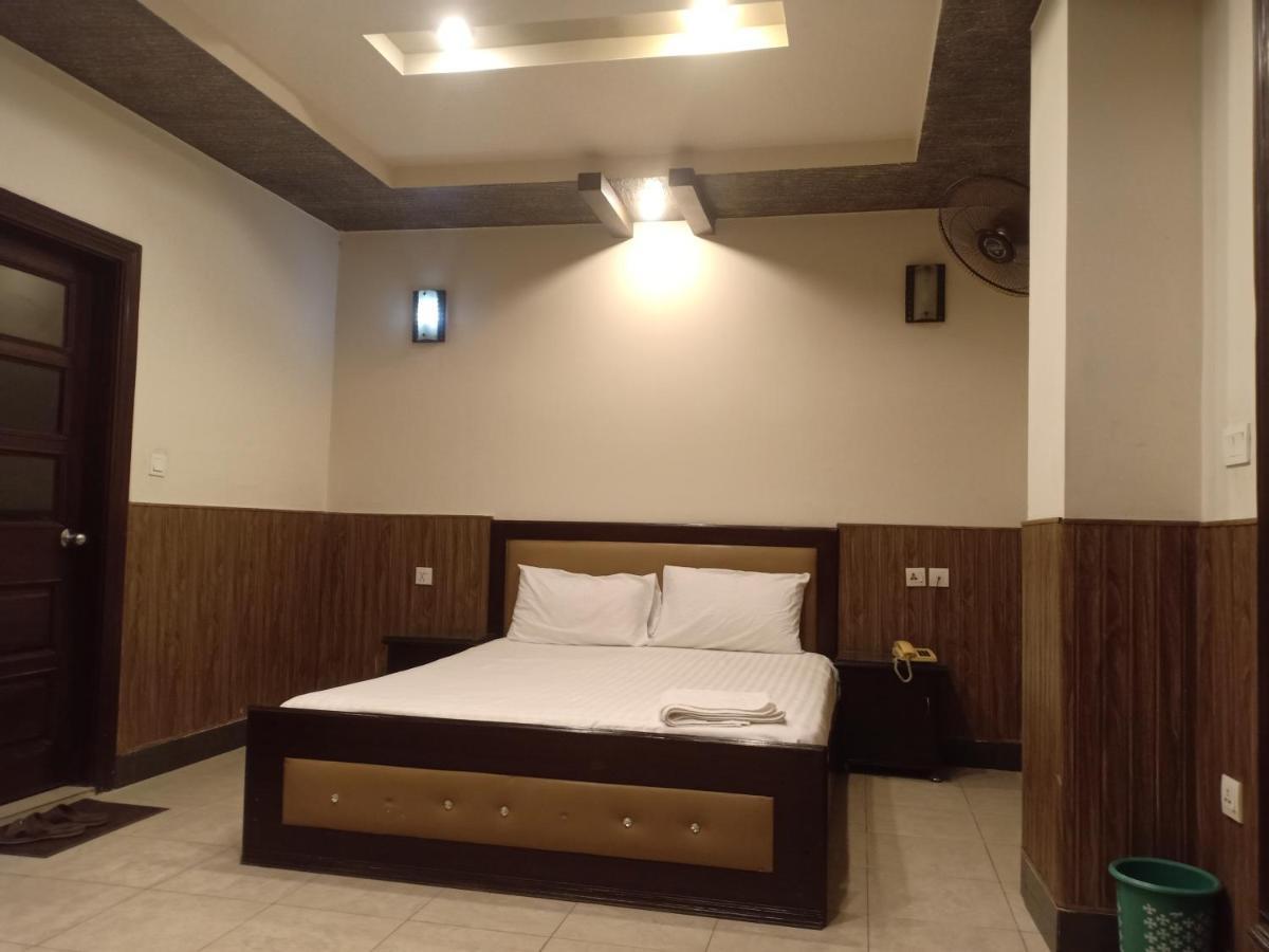 Hotel New Madina Faisalabad Eksteriør billede